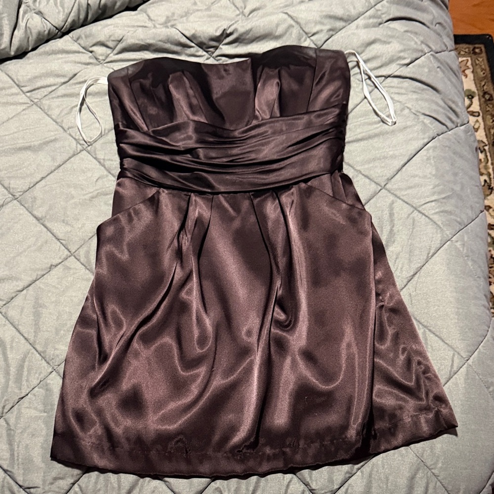 Chic Strapless Satin Dress in Deep Purple